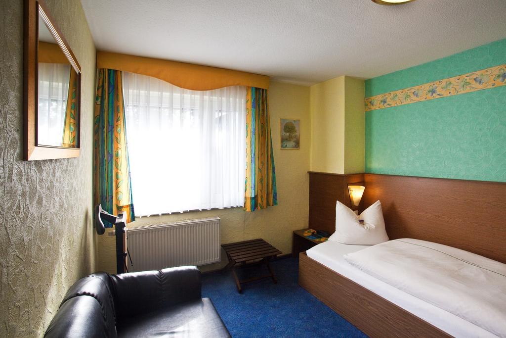 Hotel Zur Kastanie Mülheim an der Ruhr Camera foto